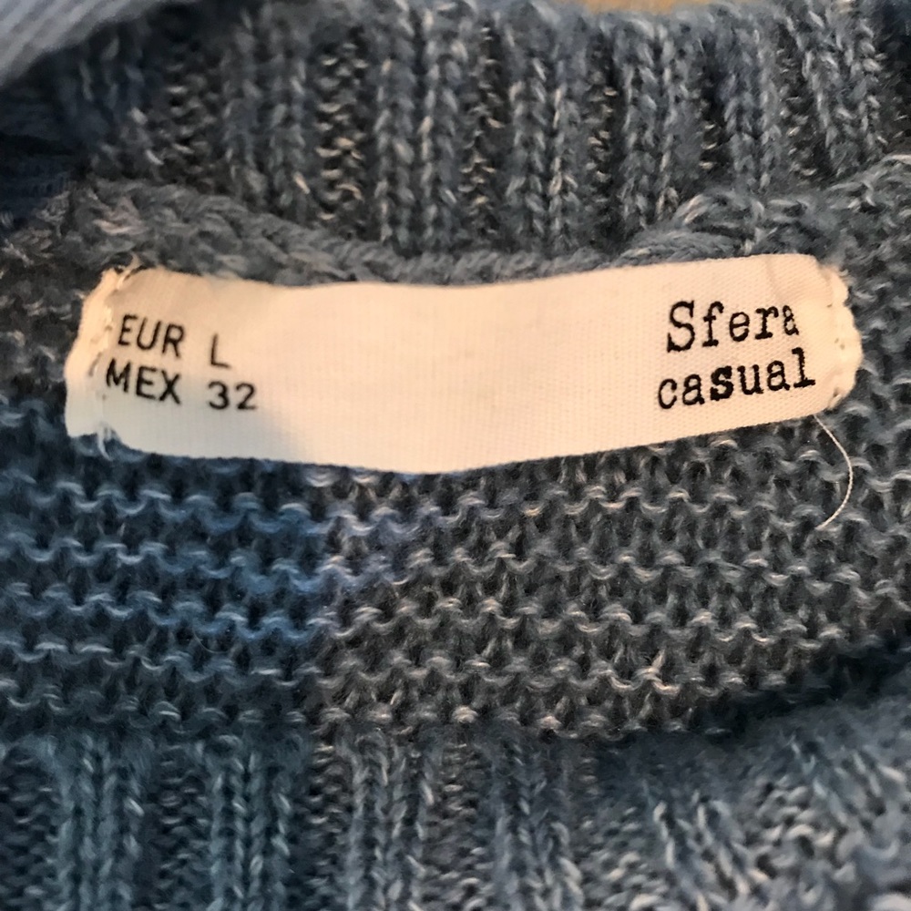 Blue Sweater - Picture 4 of 4